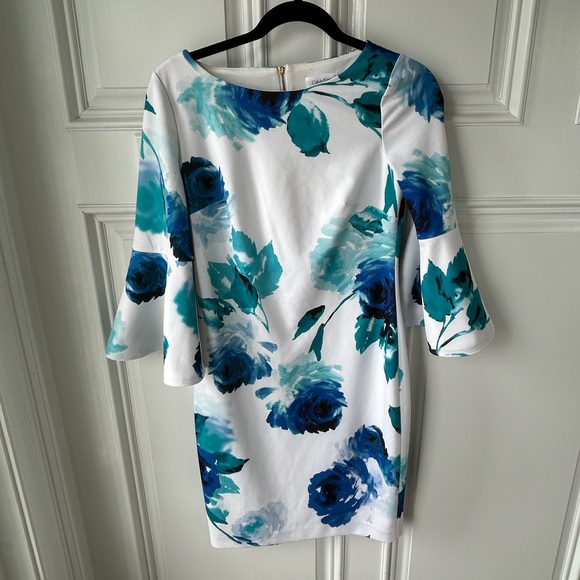 Calvin Klein Bell Sleeve Dress Size 6 - Picture 4 of 5
